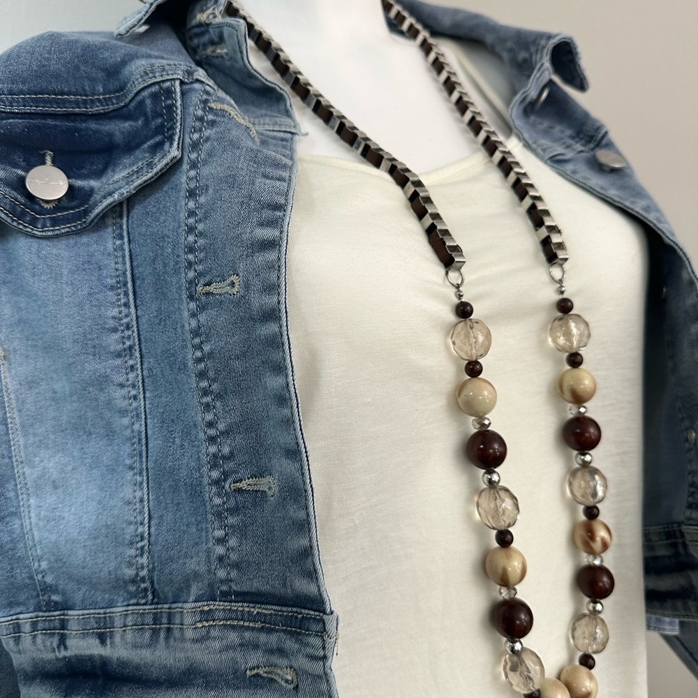 Ribbon Threaded Through Silver Cubicle Chain With… - image 1